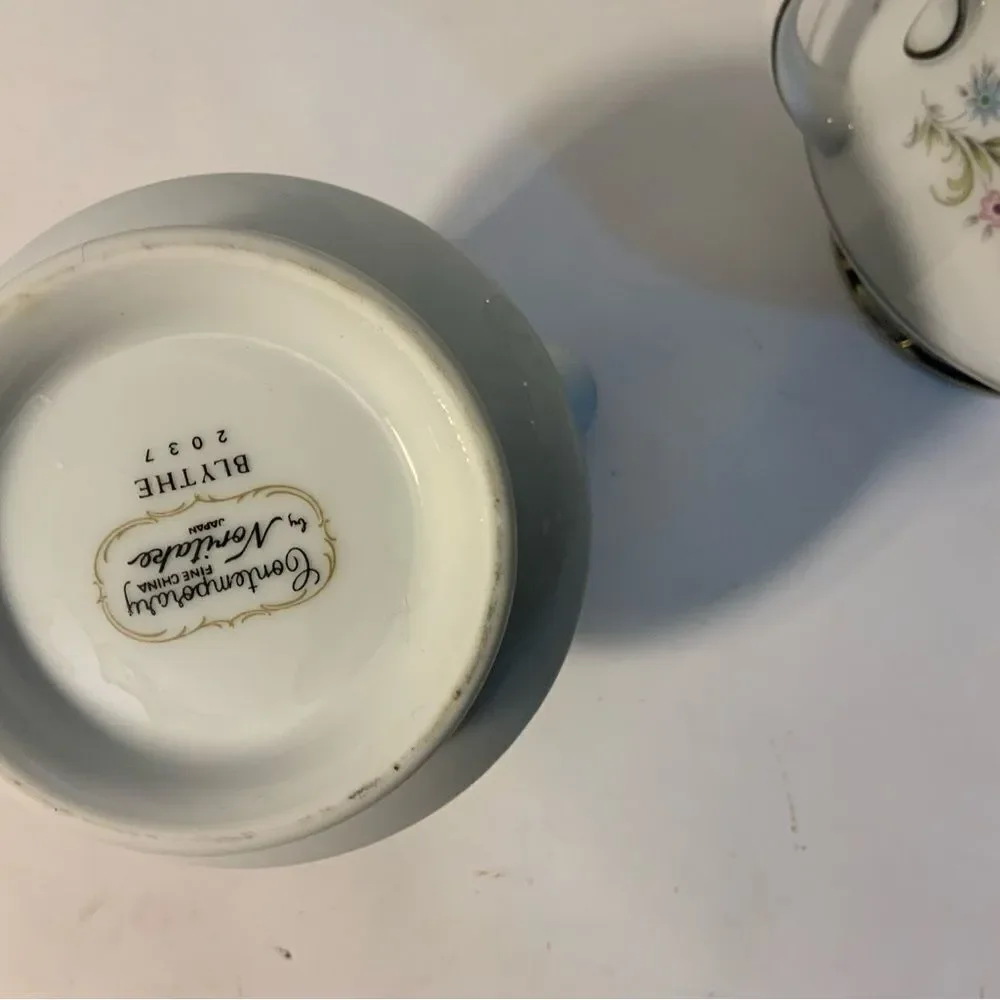 New Contemporary by Noritake Blythe 2037 Creamer and Sugar